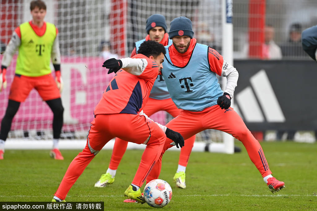 คัมแบ็กของนอยเออร์: ผู้รักษาประตูในตำนานกลับมาลงสนามอีกครั้ง บาเยิร์น จะลงสนามในอนาคตอย่างไร?_ การแข่งขัน_fans_ulbig