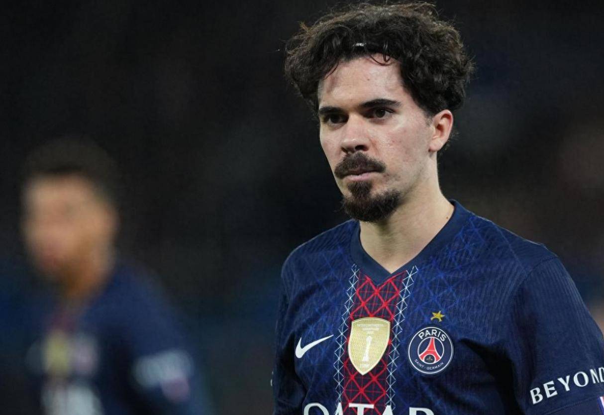 แชมป์ป้องกันนั้นเฉียบคมเกินไป: ยิง 5 ประตู, พลิกคว่ำเชลซี, เป้าหมายของเอ็นริเก้คือการชี้ไปที่แชมเปี้ยนส์ลีก_Saint Germain_Restricted Area_Match โดยตรง