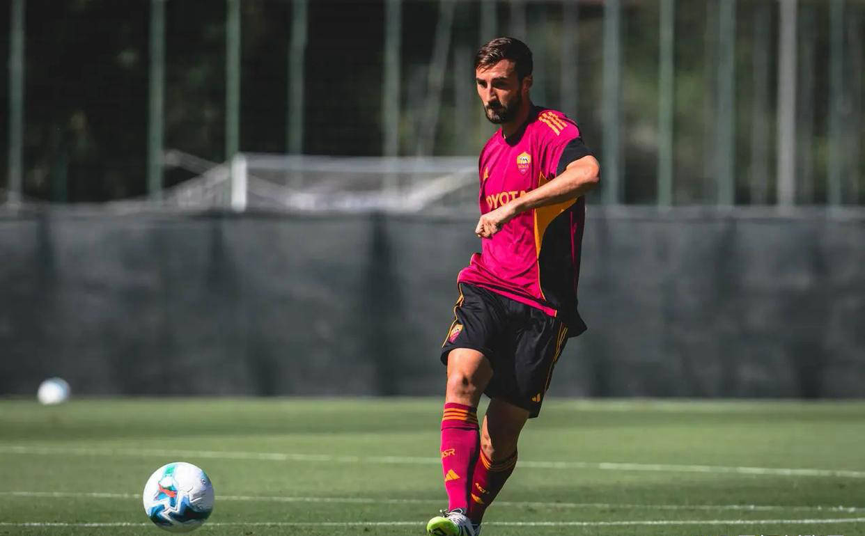 กับอินเตอร์ มิลาน โรมไม่มีทางถอย และทีมชาติทั้งสองถูกวิจารณ์โดยแคสซาโนว่า ผู้เล่นอันดับสอง_serie A_this season_uefa แชมเปี้ยนส์ลีก