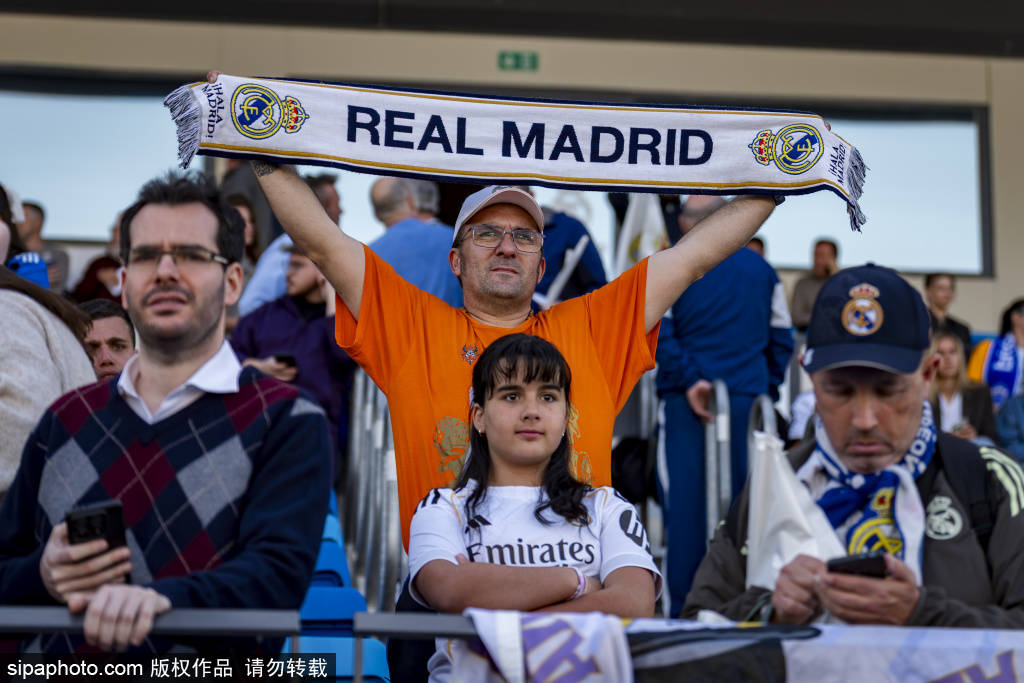 วินิซิอุสสนับสนุนยามาล: ในสนาม ความเป็นน้ำหนึ่งใจเดียวกันของการต่อต้านการเลือกปฏิบัติและการไถ่ถอนของซูเปอร์สตาร์เรอัล มาดริด