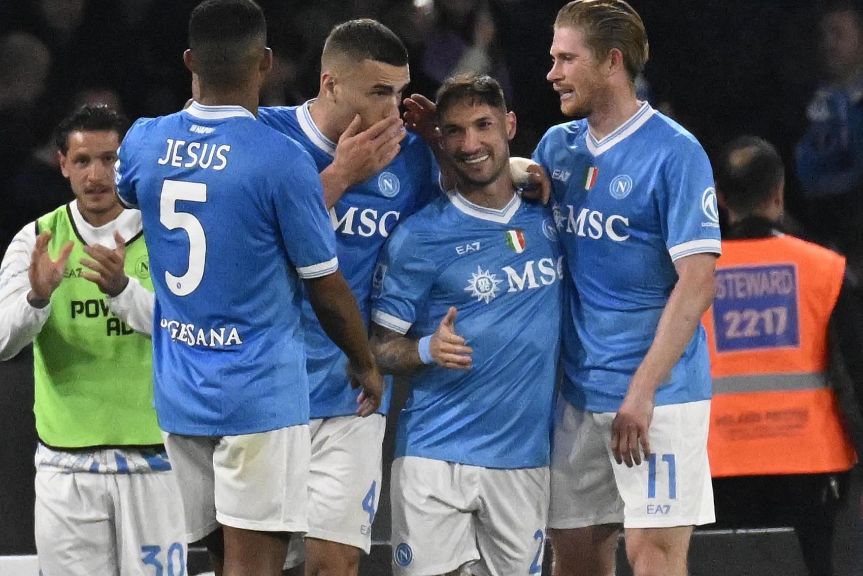 เอซี มิลาน แพ้ เนเปิลส์ โค้ชอัลเลกรี ยอมรับ ออกจากการแข่งขันกัลโช่ แชมป์ เซเรีย อา : ลีออน_ยูฟ่า แชมเปี้ยนส์ ลีก