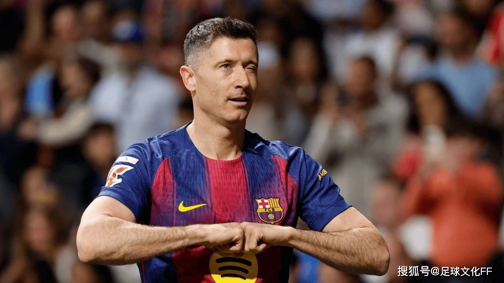 เอซี มิลาน เล็ง เลวานดอฟสกี้ กองหน้าบาร์เซโลน่า เตรียมออกซัมเมอร์นี้