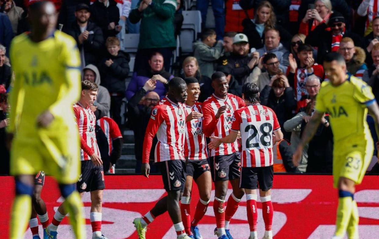 0-1! ท็อตแนม สปรินต์ สปรินต์: การใช้จ่าย 800 ล้าน Ouhao Formation นั้นไม่อาจต้านทานต่อคาถาตกชั้น และสถานการณ์การตกชั้นก็พุ่งสูงขึ้น_Sunderland_Sarison_Match