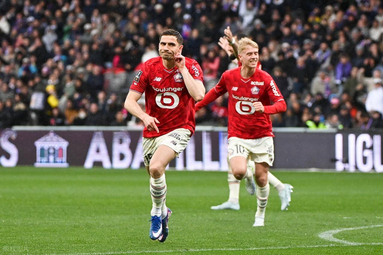 ด้วยสกอร์ 39 ปี + 4-0 ลิลล์บดขยี้คู่ต่อสู้ของเขาชนะ 4 นัดติดต่อกันและอันดับสาม_HOME_TOULOUSE_RE-IMIT