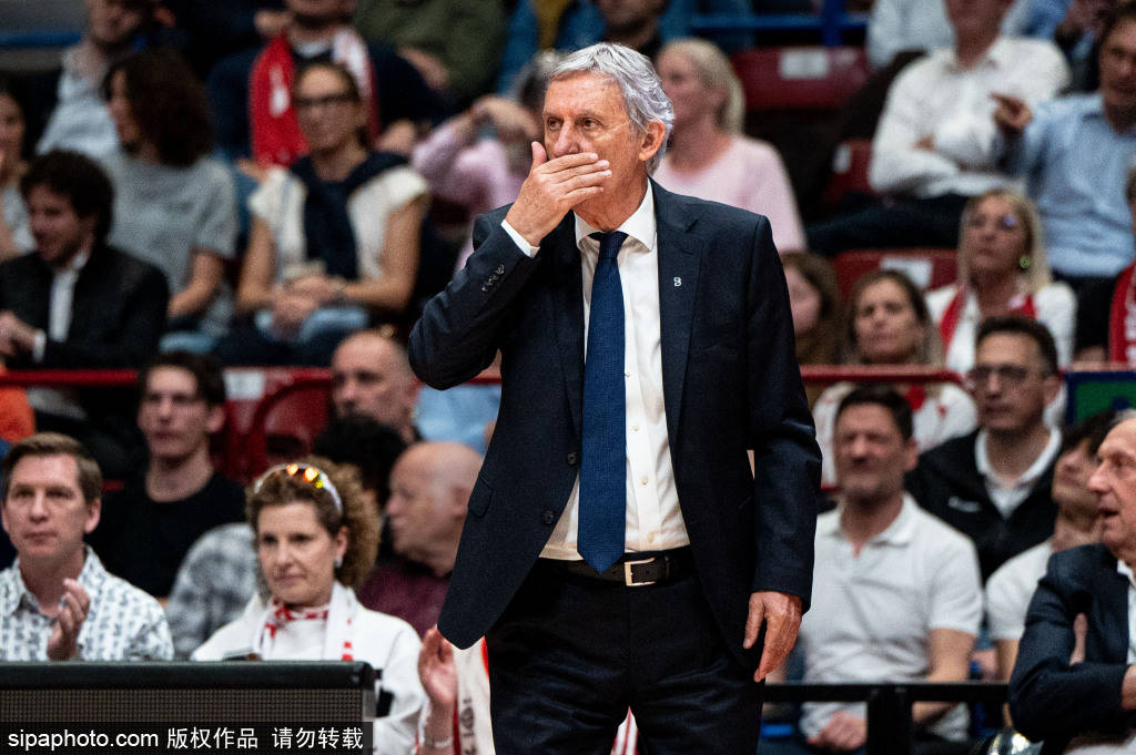 แฟนปืนโกรธจัด: ผู้ตัดสินบ้านแมนเชสเตอร์บังคับใช้การสู้รบที่สำคัญของ Arsenal Manchester City นำไปสู่การโต้เถียง - MUFJOUT - LIVERPOOL