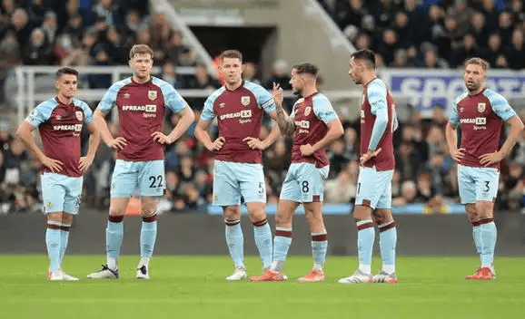 วันอาทิตย์ที่ 011 การวิเคราะห์พรีเมียร์ลีก: น็อตติงแฮม ฟอเรสต์ ปะทะ เบิร์นลีย์ ตกชั้น ดวลชีวิตและความตาย บ้าน ฟอเรสต์ จะยุติการล่มสลายของทีมเยือน ทีมเยือน_status_core_emport ได้ไหม