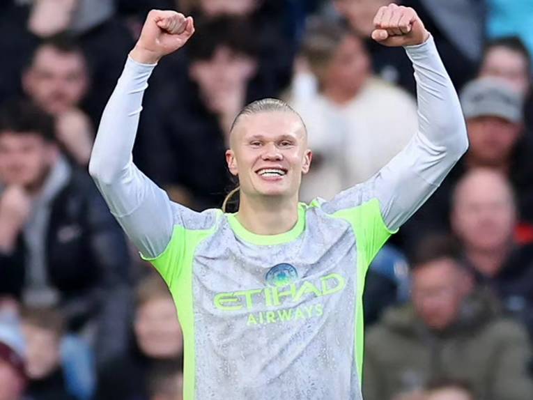 แชมป์เปี้ยนชิพ พรีเมียร์ลีก ในรอบชิงแชมป์ ! แมนฯซิตี้ แซงหน้า 1-0 แซงอาร์เซนอล และทั้งสองทีมมีคะแนนเท่ากัน!_ burnley_defense_end