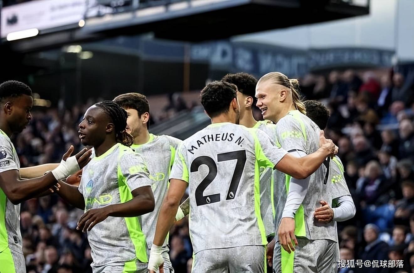 อาร์เซนอลกำลังจะตื่นตระหนก! แมนเชสเตอร์ ซิตี้ คลี่คลายช่องว่าง 9 แต้ม และแชมป์เปี้ยนชิพมีเสถียรภาพ: ผู้นำหลังจาก 33 รอบไม่เคยแพ้แชมป์_boclets_bournley_postal