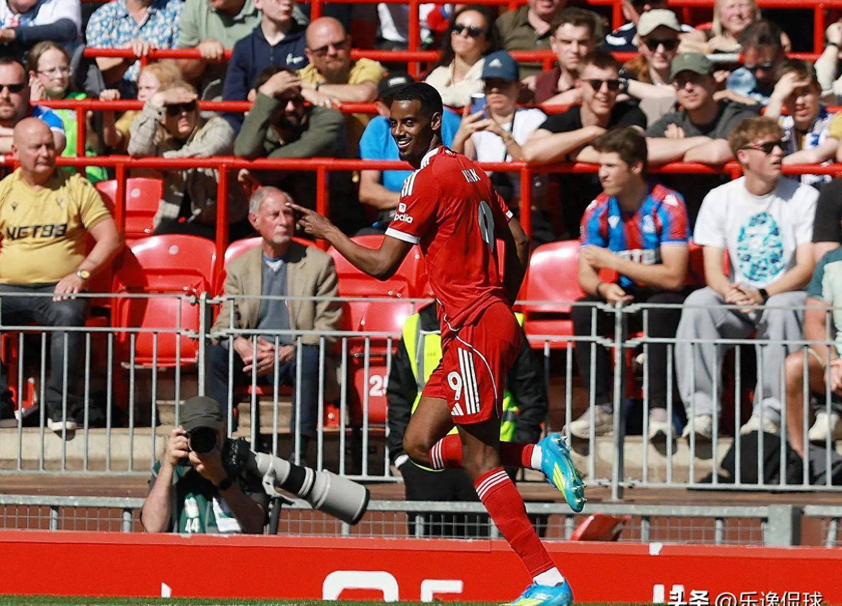 ชัยชนะเป็นเรื่องยากที่จะซ่อน! วิลซ์เจาะกระดาษหน้าต่างลิเวอร์พูล ไอแซคเตะไม่ได้ มันไม่ใช่ความผิดของเขา