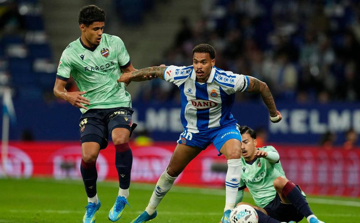 ชาวสเปน 10 คนดึงตัว Levante อย่างเหนียวแน่น อันดับล่าสุดของ La Liga ประกาศ_company_league