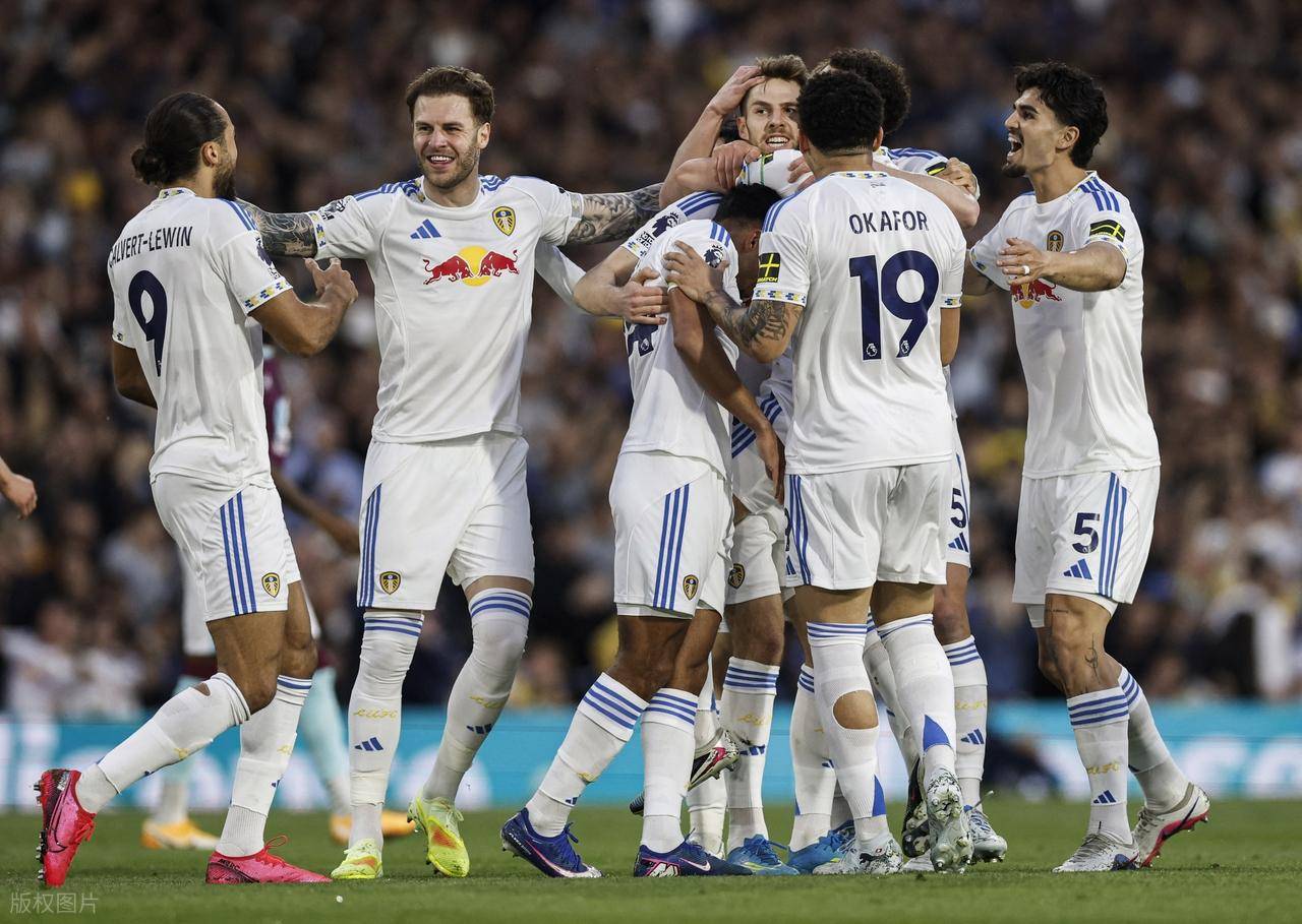 3-1 ชนะ เบิร์นลี่ย์, ลีดส์ ยูไนเต็ด นำ ท็อตแนม 9 แต้ม, ตกชั้น สกอร์ ซัคเซส_League_Offensive และ Defense_Ranking