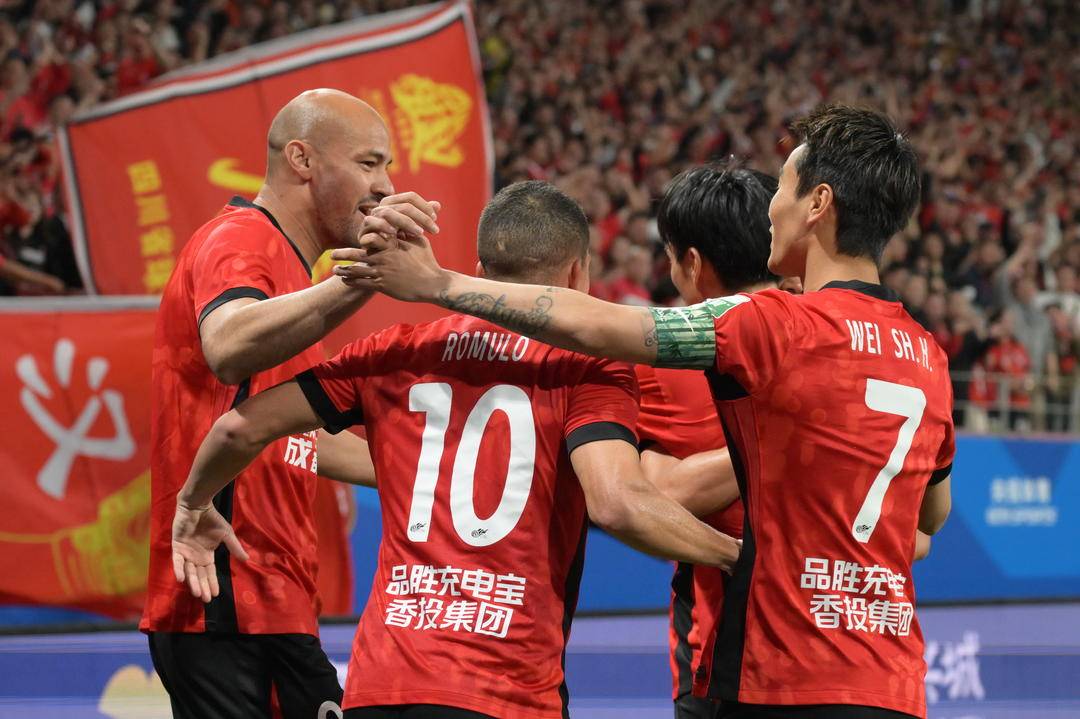 เหลียวหนิง ไอรอนแมน เปลี่ยนโค้ชในเฉิงตู หงเฉิง เจ็ดชัยชนะติดต่อกัน_Competition_Chinese Super League_Li Jinyu