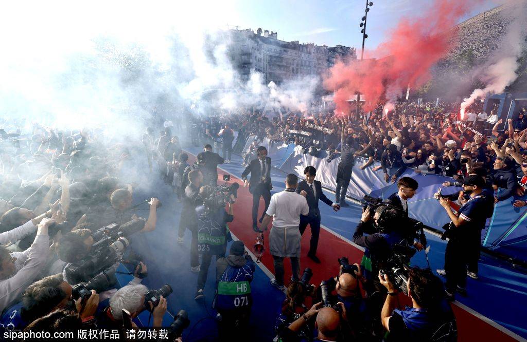 เคล็ดลับในการชนะของ Paris Saint-Germain: กองหน้ายินดีทำทุกอย่างเพื่อการป้องกัน - Teller Report