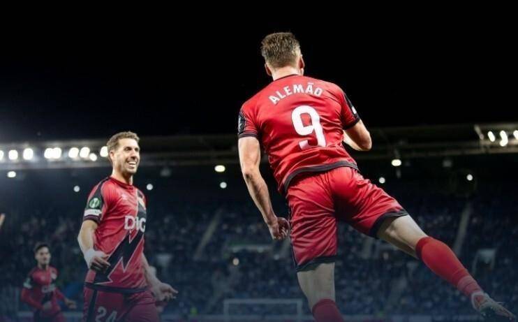 1-0! ให้ลาลีการับ: 5 ทีมไปที่แชมเปี้ยนส์ลีกโดยตรง ดาบหมายถึงสหภาพยุโรป และมากถึง 9 ทีมที่เล่นในยุโรป GAME_BALE_CARNO_SPANish