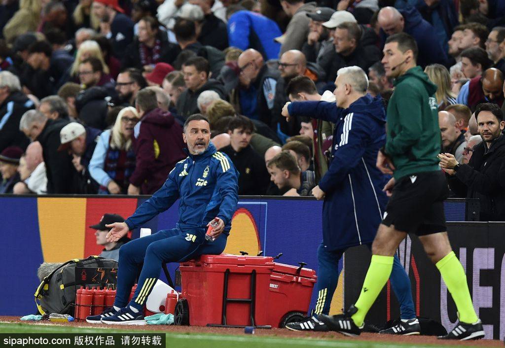 ราชาแห่งยูโรปาลีก! Unai Emery สร้างตำนานขึ้นมาใหม่ Aston Villa เขียนหนังสือถ้วยรางวัลของเขาอย่างไร _ ความสำเร็จ_ยูฟ่าแชมเปี้ยนส์ลีก_วิลลาเรอัล