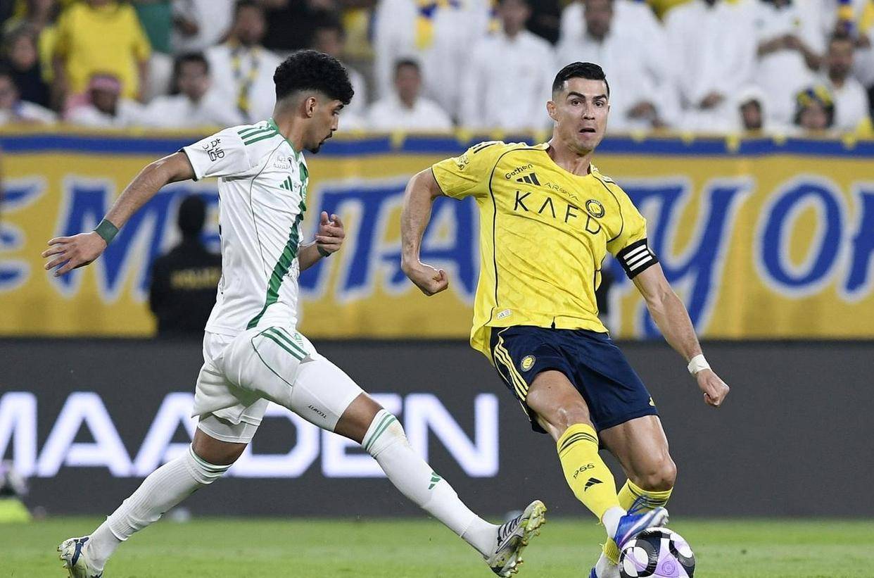 จาก 35 ลูกเป็น 35 มงกุฎ! โรนัลโด้ วัย 41 ปี ในที่สุดก็ได้ตระหนักถึงความฝันของซาอุฯ หยุดต่อไป: ฟุตบอลโลก_riyadd_league_trophy