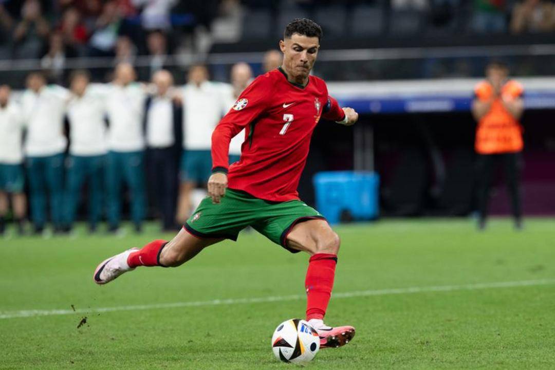 การสำรวจครั้งที่ 6 ของโรนัลโด้ รอคอยที่จะคว้าแชมป์ถ้วยที่ Cannavaro นำทัพใหม่ในเอเชียเพื่อขัดขวางสถานการณ์? | ฟุตบอลโลก K กลุ่ม Prospects_Porugal Team_Democratic Congo_Colombia